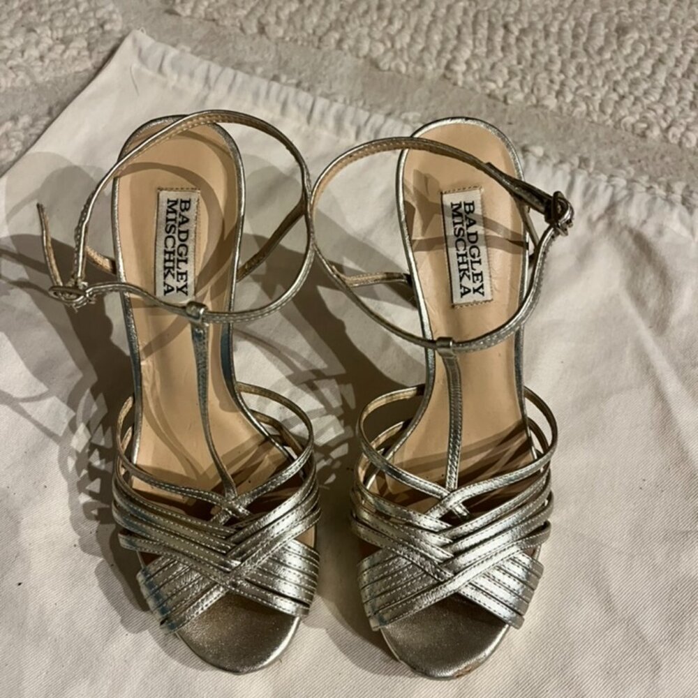 Badgley Mischka Gold Heels size 7